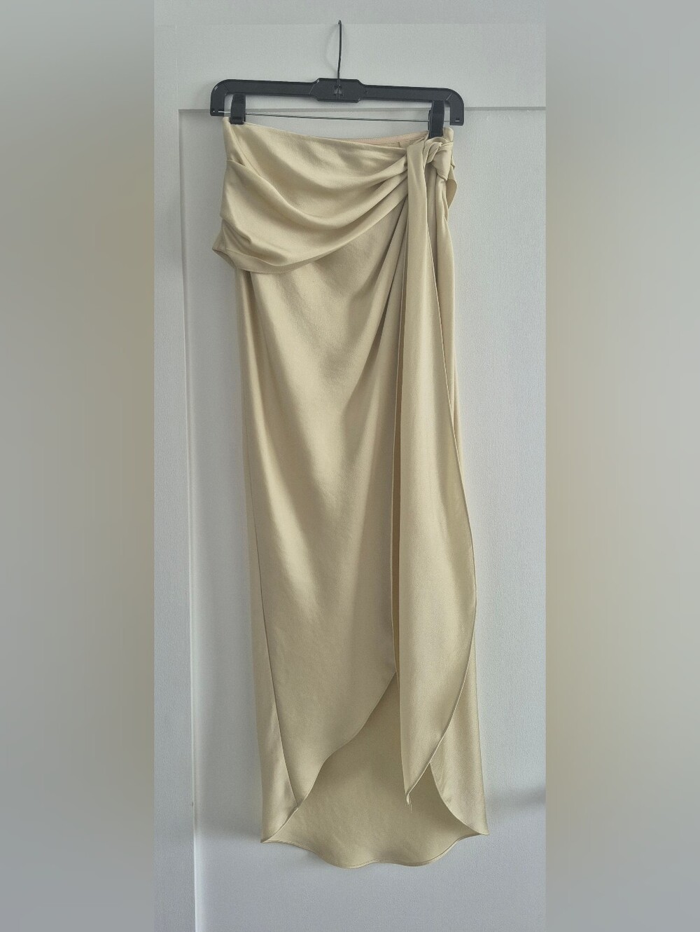 Simkhai Elisabetta Classic Draped Tie-Waist Midi Skirt in Yellow, Size 4 - Picture 3 of 17